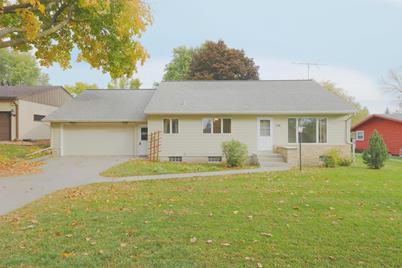 126 Fairlawn Avenue E, Winsted, MN 55395 - Photo 1