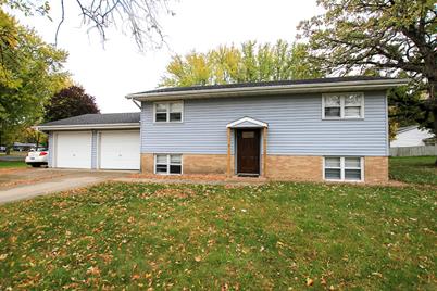 24 Bradford Street SE, Hutchinson, MN 55350 - Photo 1