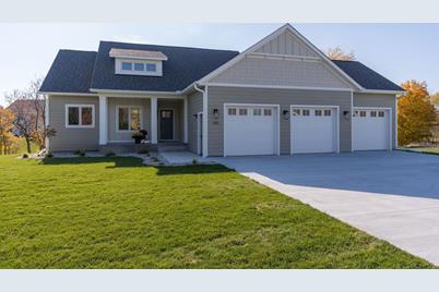 140 Butler Falls Road, Mankato, MN 56001 - Photo 1