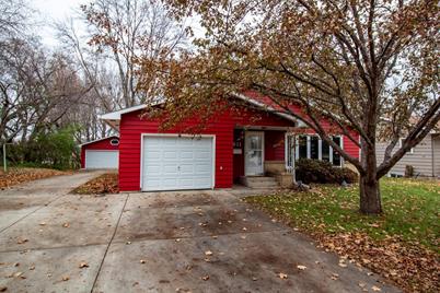 611 N 1st Avenue, Fergus Falls, MN 56537 - Photo 1