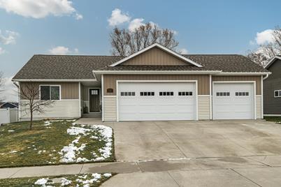725 2nd Avenue NE, Plainview, MN 55964 - Photo 1
