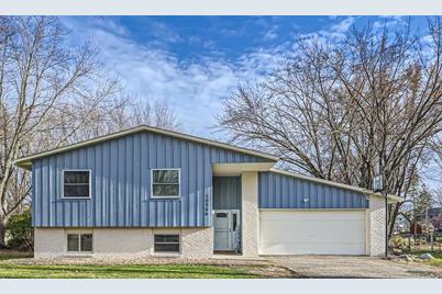 10206 Union Terrace Lane N, Maple Grove, MN 55369 - Photo 1