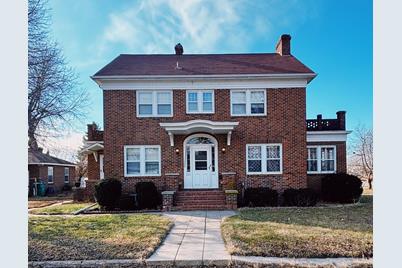 607 W College Drive, Marshall, MN 56258 - Photo 1