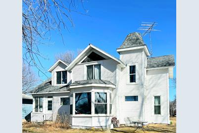 301 N Carver Street, Winthrop, MN 55396 - Photo 1