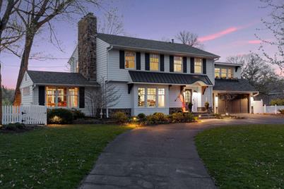 18202 Shavers Lake Drive, Deephaven, MN 55391 - Photo 1