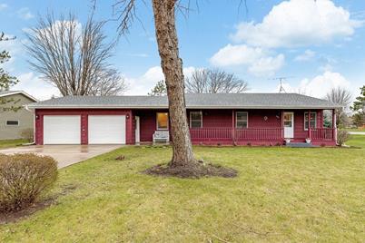 300 Evergreen Drive E, Cannon Falls, MN 55009 - Photo 1