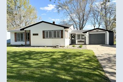 900 Westwood Drive SW, Alexandria, MN 56308 - Photo 1