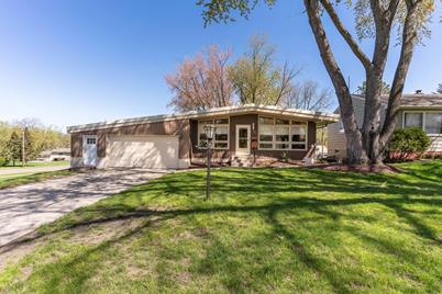 207 E Douglas Avenue, Fergus Falls, MN 56537 - Photo 1