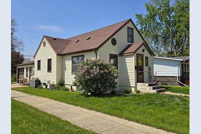 322 6th Avenue SE, Pipestone, MN 56164 - Photo 1