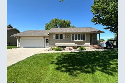 114 W Virginia Street, Luverne, MN 56156 - Photo 1