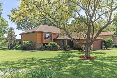 11779 98th Place N, Maple Grove, MN 55369 - Photo 1