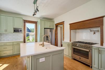 886 Central Avenue W, Saint Paul, MN 55104 - Photo 1