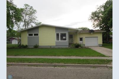 205 8th Street SE, Barnesville, MN 56514 - Photo 1