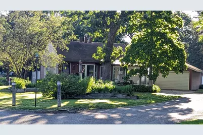 1818 6th Avenue NE, Austin, MN 55912 - Photo 1