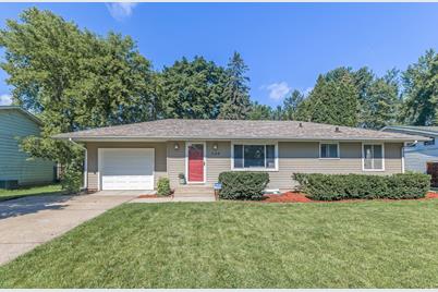 120 Oakwood Road, Apple Valley, MN 55124 - Photo 1