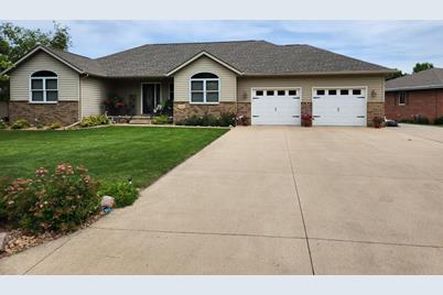 216 Green Lea Lane, Albert Lea, MN 56007 - Photo 1