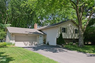 506 Del Rio Drive, Chanhassen, MN 55317 - Photo 1