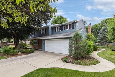 10300 10th Avenue Circle S, Bloomington, MN 55420 - Photo 1