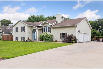 979 Oday Street S, Maplewood, MN 55119 - Photo 1