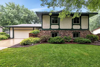 726 S Gilman Avenue, Litchfield, MN 55355 - Photo 1
