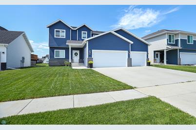 213 7th Street E, Horace, ND 58047 - Photo 1