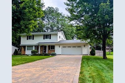 12 Somerset Road, Mendota Heights, MN 55118 - Photo 1