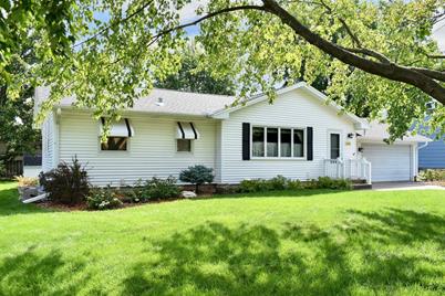 476 Sunset Drive, Winona, MN 55987 - Photo 1