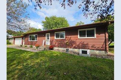 331 8th Street E, Hector, MN 55342 - Photo 1