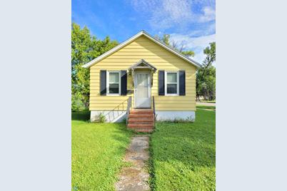 1224 2nd Avenue N, Moorhead, MN 56560 - Photo 1