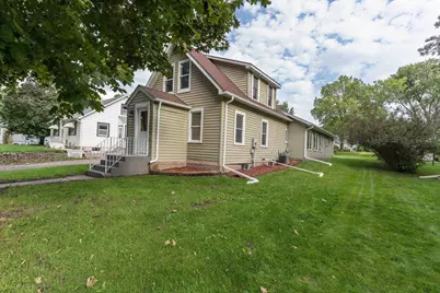 613 Mary Avenue SE, Willmar, MN 56201 - Photo 1