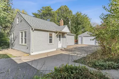 800 McKnight Road N, Maplewood, MN 55119 - Photo 1