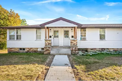 324 NE College Ave, Hutchinson, MN 55350 - Photo 1