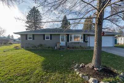 404 S 7th Street, Le Sueur, MN 56058 - Photo 1