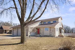 765 Roberts St SW, Hutchinson, MN 55350 - Photo 1