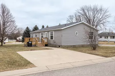 2008 Nightingale Avenue NW, Stewartville, MN 55976 - Photo 1