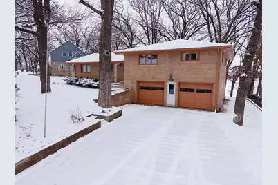919 Shoreacres Drive, Fairmont, MN 56031 - Photo 1