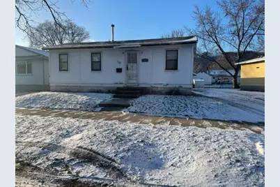 515 E Belleview Street, Winona, MN 55987 - Photo 1