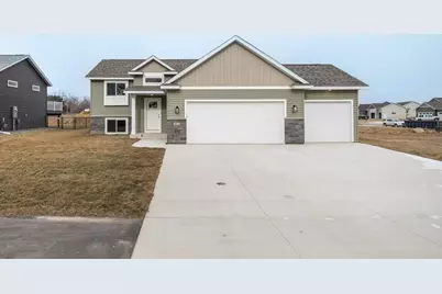 1805 12th Ave NE, Austin, MN 55912 - Photo 1