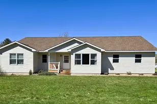 601 Stewart Ct, Mora, MN 55051 - Photo 1