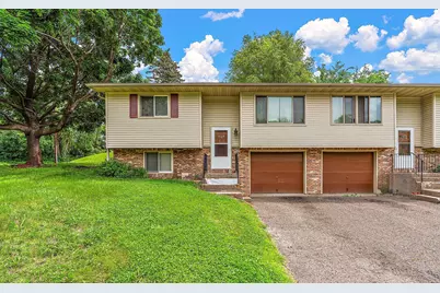 964 McKnight Road S, Maplewood, MN 55119 - Photo 1