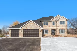 800 Hahn Dr, Shakopee, MN 55379 - Photo 1