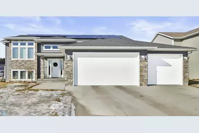 415 33rd Street N, Moorhead, MN 56560 - Photo 1