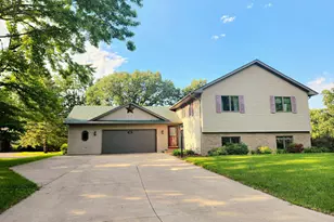 908 Park Ln, Belle Plaine, MN 56011 - Photo 1