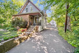 1847 Kohlman Ave, Maplewood, MN 55109 - Photo 1