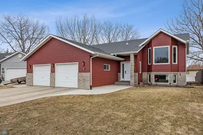 1826 32nd Street S, Moorhead, MN 56560 - Photo 1