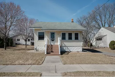 220 S Ramsey Street, Blue Earth, MN 56013 - Photo 1