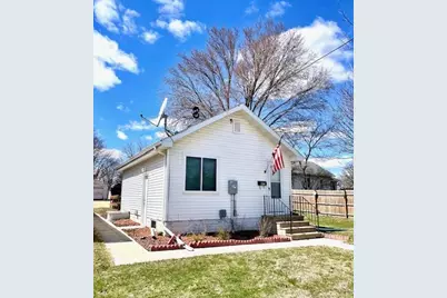 807 13th Street NE, Austin, MN 55912 - Photo 1