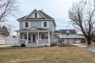 1017 W Lyon Ave, Lake City, MN 55041 - Photo 1