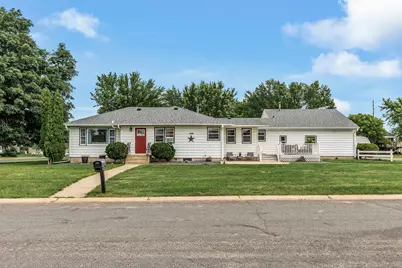 700 E Church Street, Belle Plaine, MN 56011 - Photo 1