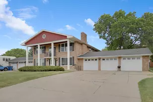 4000 Mavelle Dr, Edina, MN 55435 - Photo 1